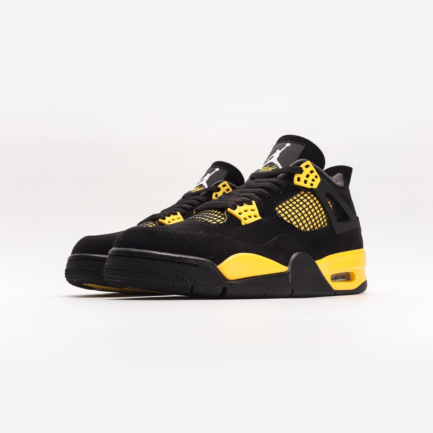 Air Jordan 4 Retro Thunder - Urbanize Streetwear