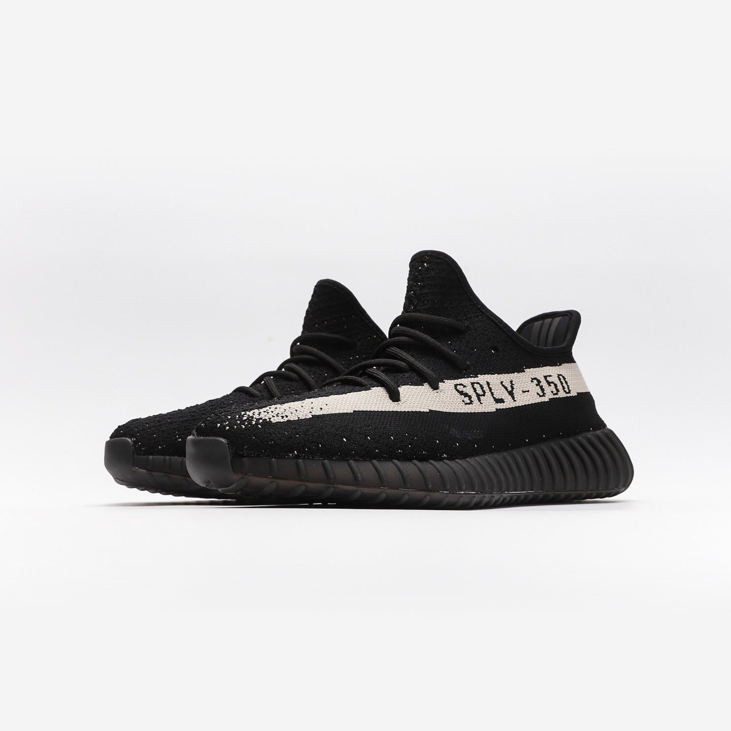 Yeezy Boost 350 V2 Oreo - Urbanize Streetwear