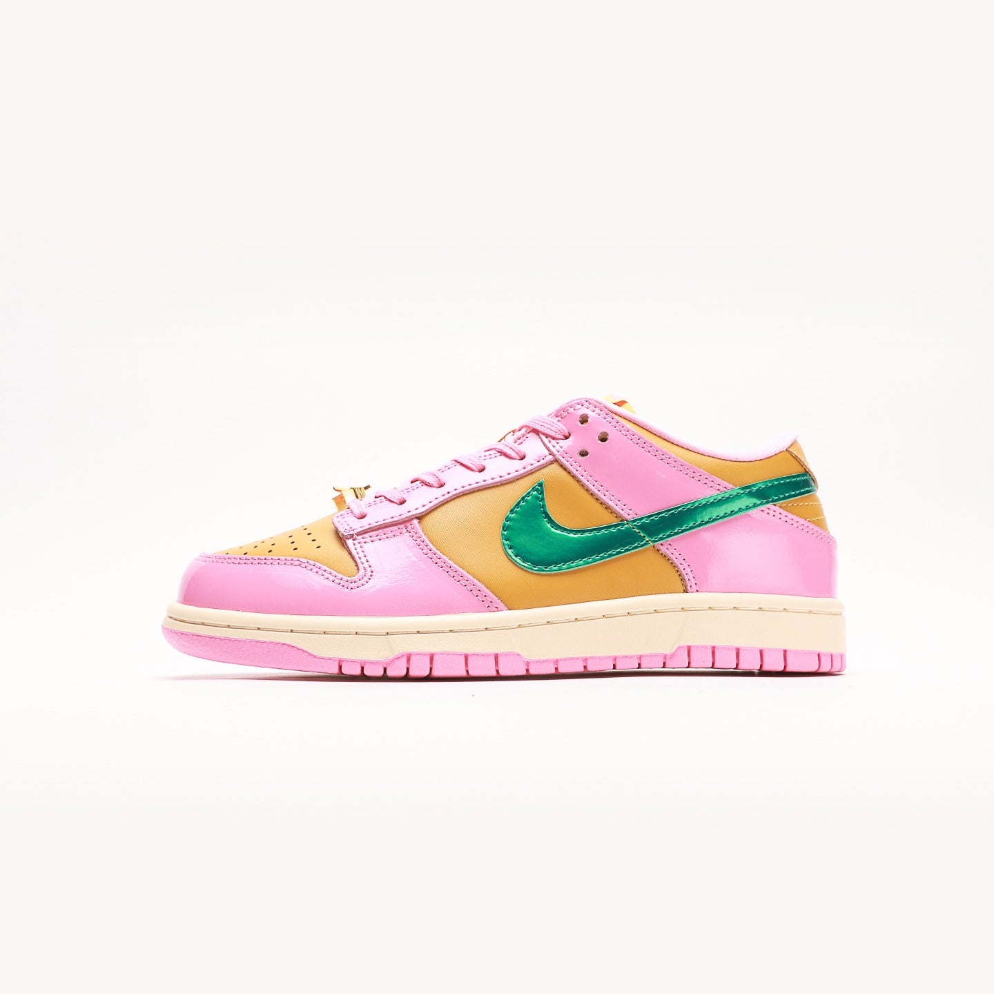 Nike Dunk Low Parris Goebel (w) - Urbanize Streetwear