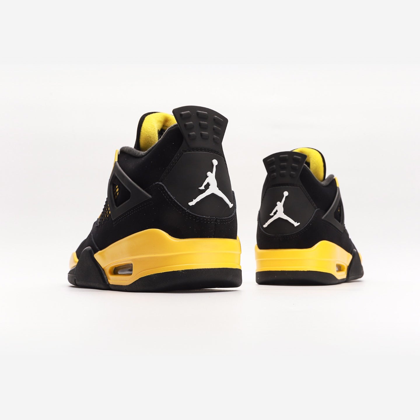 Air Jordan 4 Retro Thunder - Urbanize Streetwear